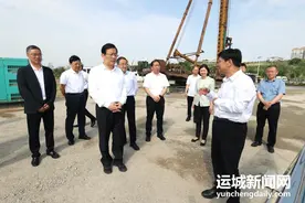 丁小强调研盐湖保护利用重点项目建设情况图片