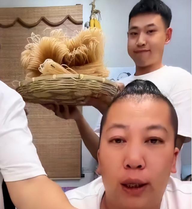 央视怒批，国务院点名封杀，这几位坑蒙老百姓的大网红，彻底凉凉