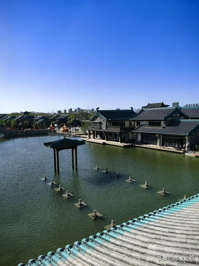 在孝义老城邂逅灿烂春光