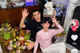 李佳琦小助理付鹏现状公开，和清纯男伴相依相偎过生日，网友惊了图片