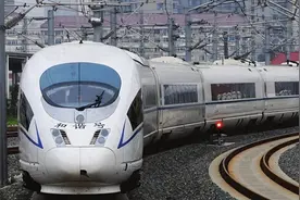 高铁“变味”了？如今的高铁，为何越来越多的人不想坐了？图片