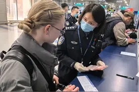 山西边检总站全力保障太原直飞莫斯科国际航线复航图片