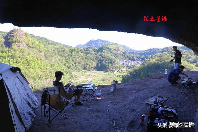 丹霞奇观飞鹰道，横挂绝壁的空中走廊，奇绝！