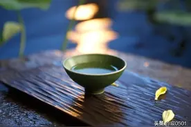 小姨和小姨父吵了一辈子，有一天小姨不吵了，小姨父却不习惯了图片