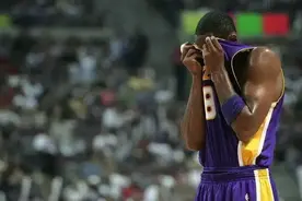 17胜65负！21胜61负！盘点湖人队史最烂的10个赛季，科比占据4席图片