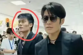 小杨哥磨骨引热议，网友惊呼：有钱真能改变面相！图片