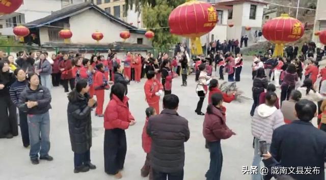 文县：新春各大景区文化活动异彩纷呈 游人如织