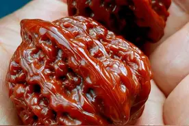 铁核桃和麻核桃哪个更值得盘玩，说出你的看法？图片