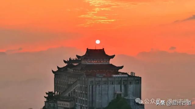 无需爬山，就能登顶“温州小布达拉宫”赏绝美日出和云海！
