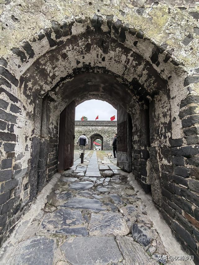 襄阳古城汉江风景很美