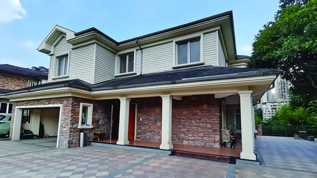 2025重庆十大最贵小区：香樟林别墅、棕榈泉国际花园、龙湖蓝湖郡