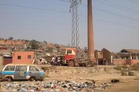 国内女生嫁到非洲幸福吗？会吃香的喝辣的吗？还是后悔莫及？图片