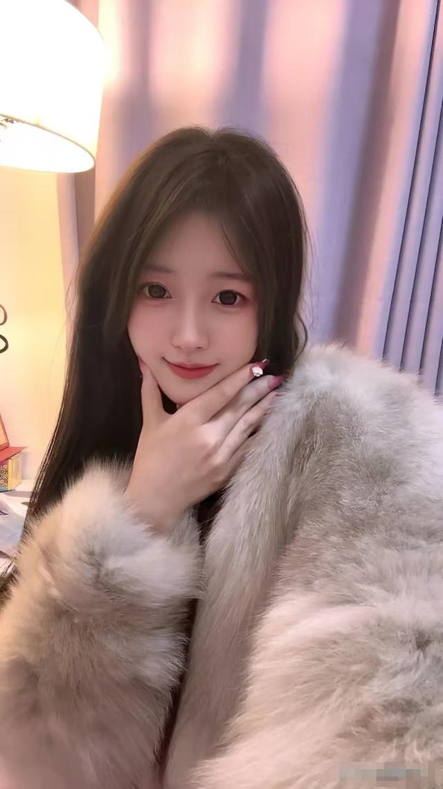 山西一校花，美到极致360°无死角 乖巧呆萌 五官精致 可爱乖乖女