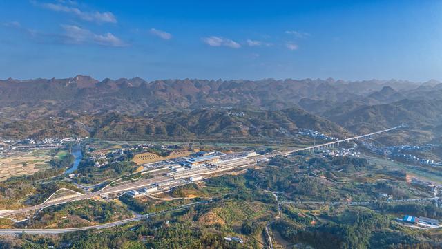 高铁开通之后，荔波为什么更像“过路站”了