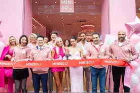 名创优品英国旗舰店盛大开业，强势带动海外IP潮流新消费图片