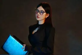 性感秘书黑丝写真图片