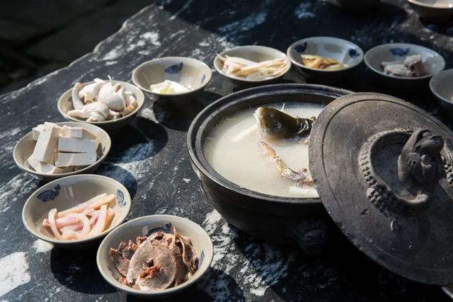 手头的事放一放，我要去雅安过五一了