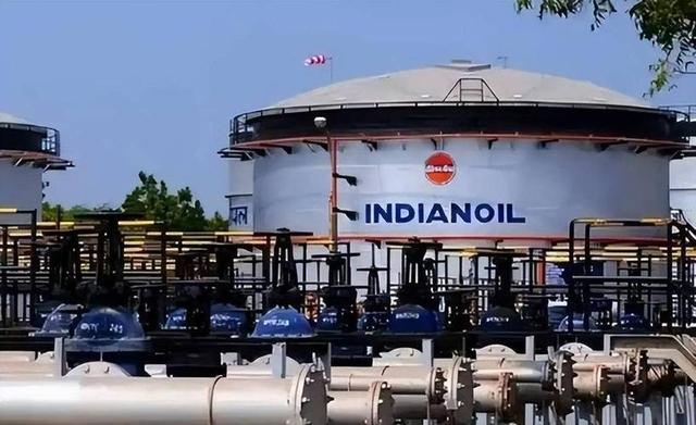 印度拒收俄油后，数十艘油轮在中国门口排队，对中国赔钱大甩卖？