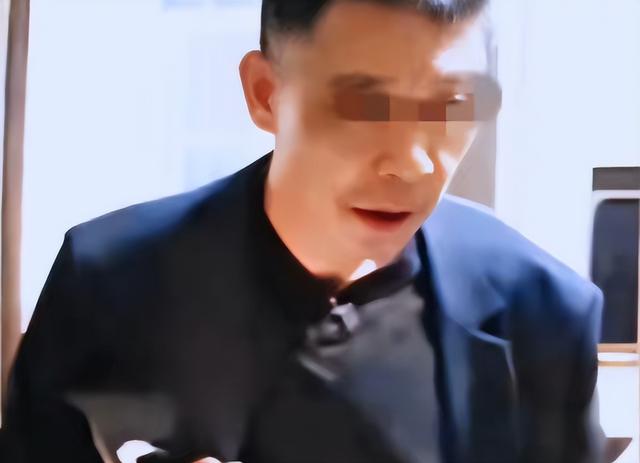 亲戚为暴打母亲男叫屈！他良心不坏，动手事出有因，老人拿钱捞人