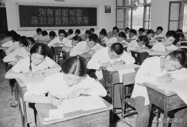 52年前	，那个轰动一时的“白卷英雄”张铁生，如今过得怎样了？