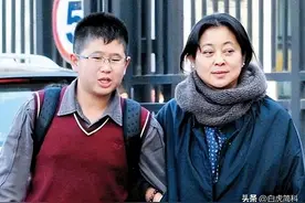 倪萍儿子虎子：病痛时被父亲抛弃留阴影，母亲再婚继父治愈他一生图片