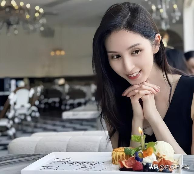 曾是体操女神，退役后跟大51岁的干爹谈恋爱，如今两人过得怎样了