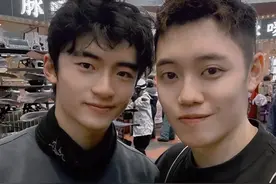 谢霆锋演唱会两个儿子太帅，回看过去才发现他更爱柏芝还是王菲！图片