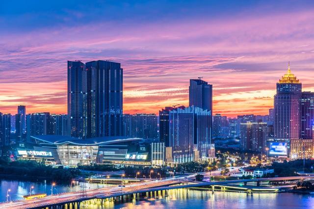 辽宁省下一个“大连”，不是鞍山也不是营口，而是这座低调的城市