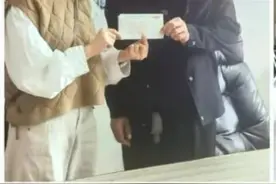 彩票店老板赠送彩票中奖1000万元，老板反悔要收回，钱该归谁？图片