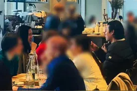 玄彬夫妇最新约会画面曝光，孙艺珍眼里只有丈夫，爱意满泻太甜了图片