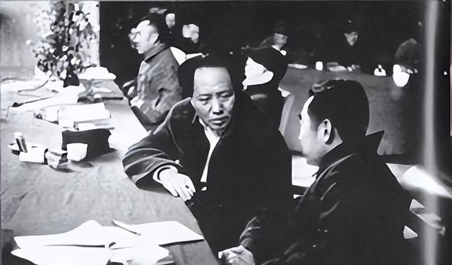 59年，粟裕缺席中央军委会议，毛主席拍案大怒：你们谁有他的本事