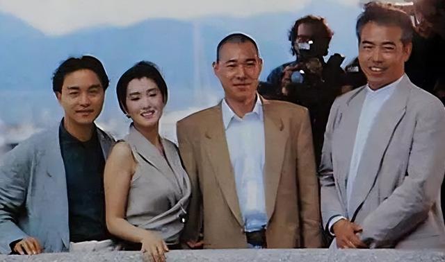 陈凯歌前妻洪晃晒京郊院子，空地上百平，爱马仕被她拍出廉价感