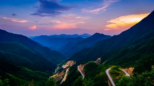 游在鹰潭 | 初冬漫游攻略：丹霞、杉林、林海的诗意三重奏【全球学子嘉游赣 奇绝鹰潭逍遥游】