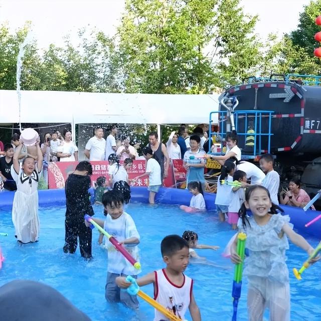 西乡夏日乐翻天：樱桃沟泼水狂欢+汉风廊桥纳凉晚会