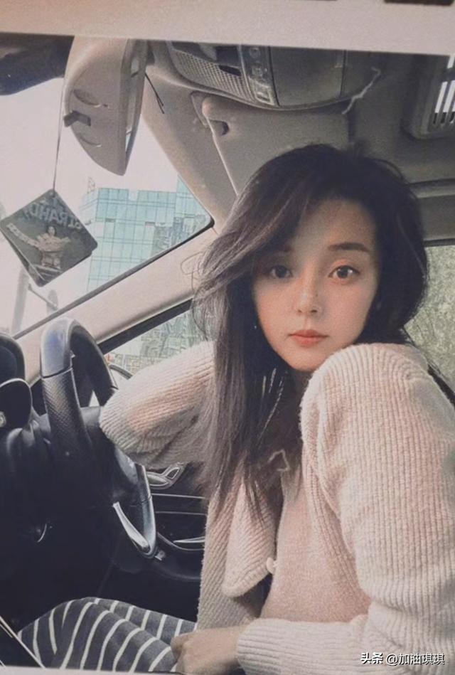 女兵方队领队王媛回家：曝更多美照，是采油厂职工，同事发文祝贺