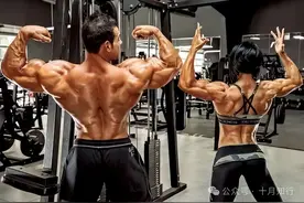 健身为什么要练背？4个好处，4个要点，帮你打造迷人背肌图片