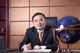 整个产业链都在亏，安徽首富却大把赚钱，每月净入8个亿图片