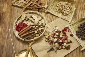 口苦口干怎么回事儿？2款中药来调理，疏肝解郁清肝火图片