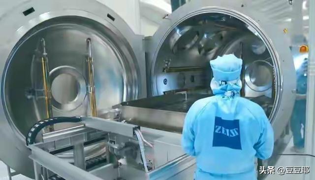 都反水了！ASML、荷兰光刻机供应商相继宣布，外媒：局势升级