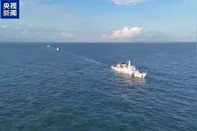 环台岛巡航管控 海警舰艇编队闽南语喊话台船图片