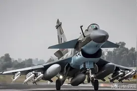 歼10B战机，优于歼10A，仅有50多架，到底有多大问题？图片