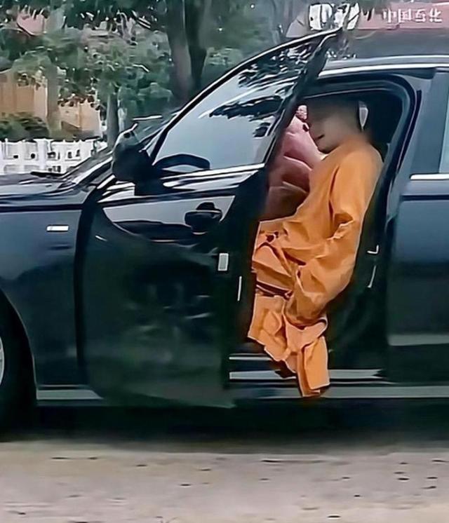为啥欧美著名教堂大多不收费，国内寺庙普遍收费，牵扯的因素太多