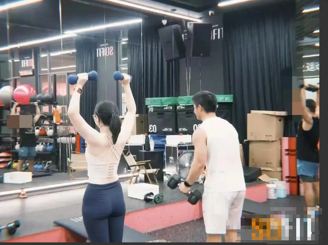 女高管出轨健身教练后续，丈夫大闹单位，照片流出，铁饭碗或不保