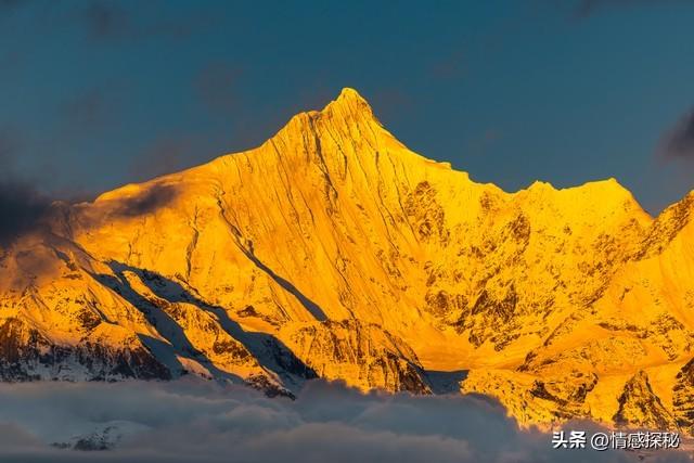 春风吻过杏花唇，谁的心事随柳絮飞？往事如烟，爱恨都在三月飘