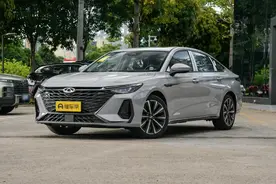 国内最强的BBA平替“艾瑞泽8”图片