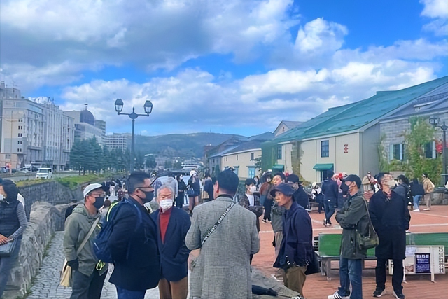 预订量暴跌超五成，机票价格腰斩！中国游客为何集体“退订”日本