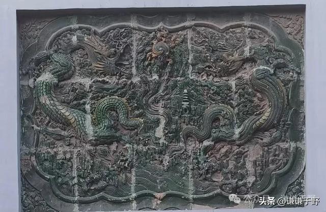 家门口一次随意的散步，竟然发现四件宝物