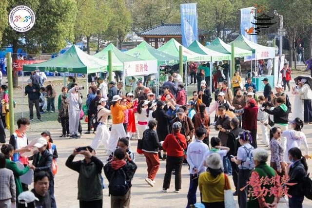 来黄陂！在锦鲤土司城，跑一场彩色的春天