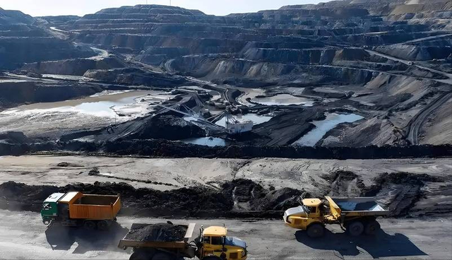 特朗普向全球发出通牒：180天内准备对中国动手，不帮忙就加税