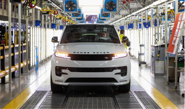 捷豹路虎陷停产危机	，政府承诺15亿英镑救车企，结果一分没花！